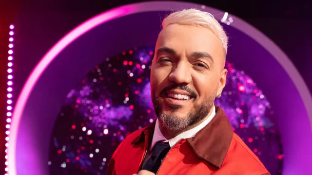 
                    Belo faz piada com críticas a hino cantado com Alcione no Maracanã
                