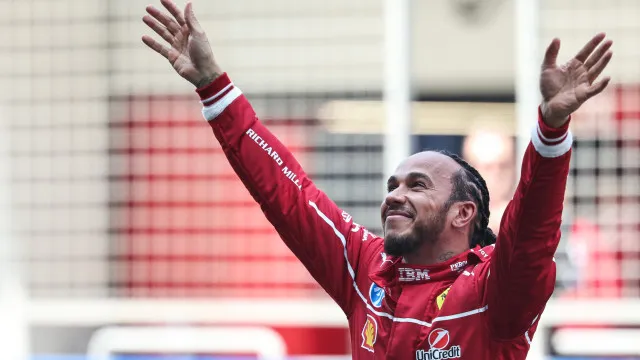 
                    'Estão tentando me aposentar mas eu nem penso nisso', diz Lewis Hamilton
                