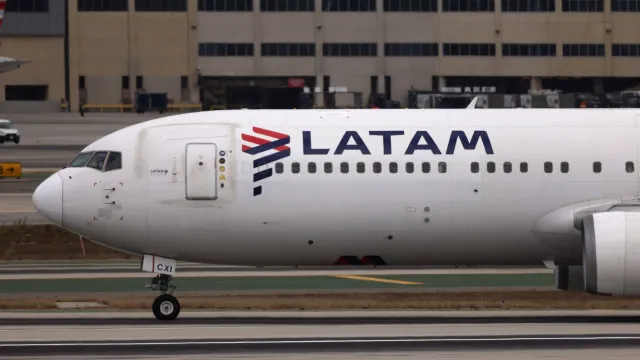 
                    Latam terá classe executiva com assento-cama em aviões de corredor único
                