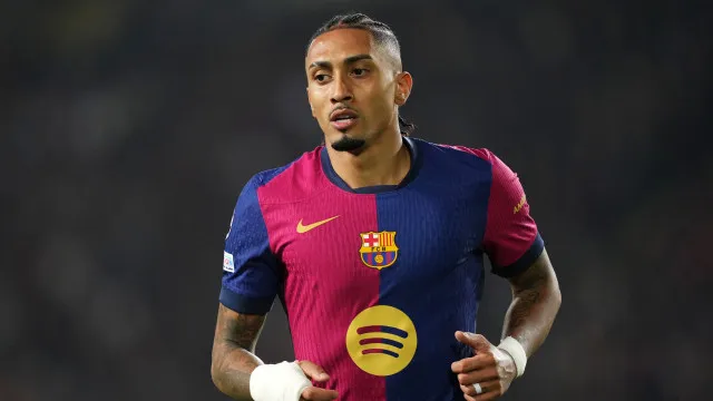 
                    Raphinha passa em branco, mas Barça vence Rayo Vallecano e mantém liderança
                