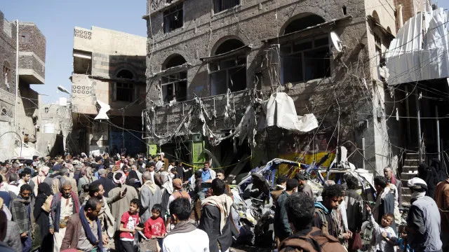 
                    Governo do Iêmen anuncia ofensiva militar para retomar territórios sob controle dos houthis
                