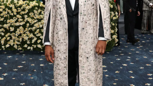 
                    Tyler Perry coloca mansão onde Harry e Meghan viveram à venda
                