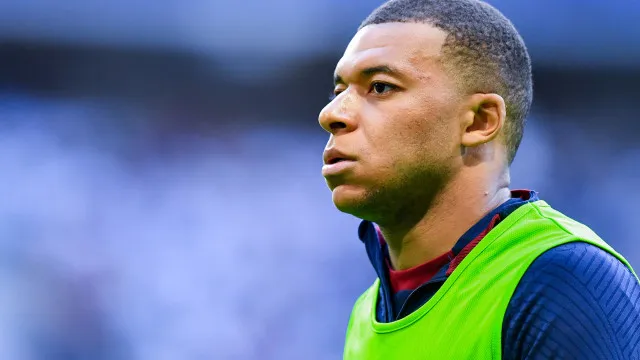 
                    Na última Copa de Messi e Cristiano Ronaldo, Mbappé busca assumir o trono
                