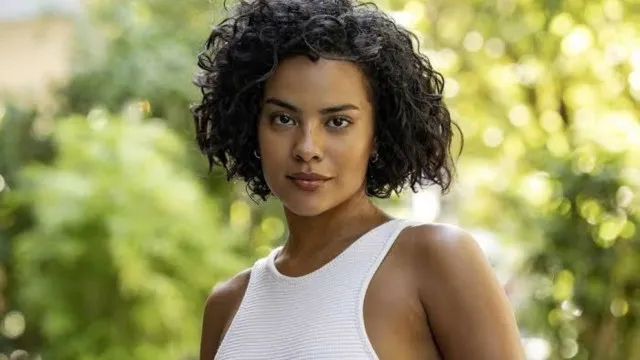 
                    'Acho muito chique poder decidir o que eu quero fazer', afirma Bella Campos
                