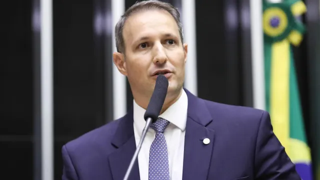 
                    Derrite defende que menores fiquem em presídios comuns
                