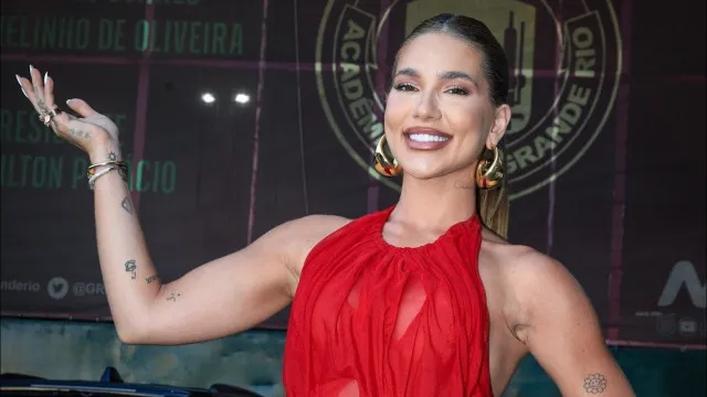 
                    Virginia Fonseca acusa Anitta de recusar cerimônia de passagem da coroa na Grande Rio
                