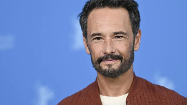 
                    Santoro é abordado por influenciador que não o reconhece e revela perrengues de Hollywood
                