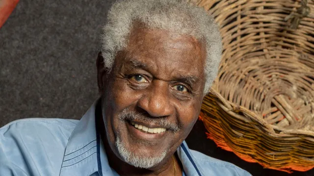 
                    Famosos que foram deportados: Quem são os brasileiros?
                