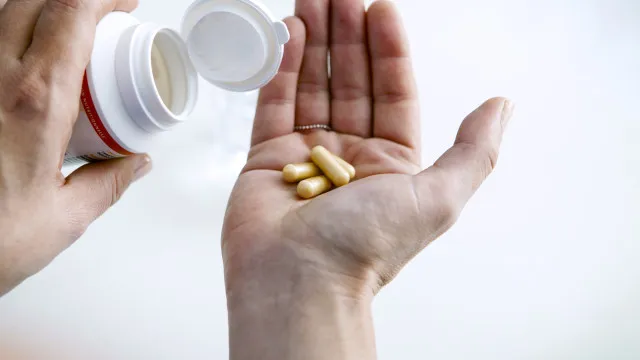 
                    Anvisa proíbe fabricação e venda suplementos alimentares produzidos de forma irregular
                