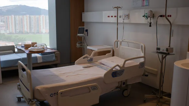 
                    Cuidador de pessoa com câncer precisa estar atento à saúde mental; veja dicas
                