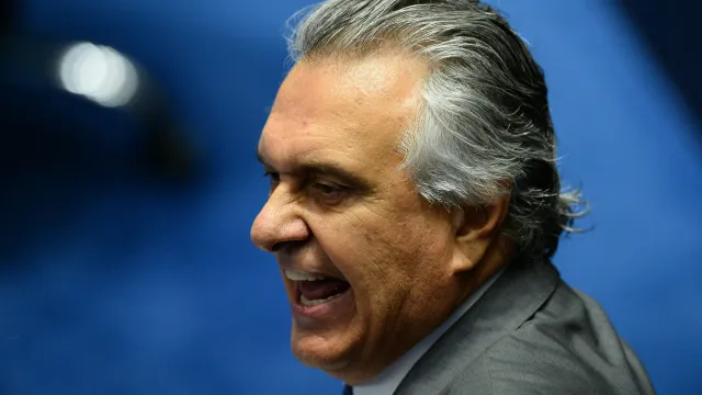 
                    Onze governadores renunciam para disputar eleições de outubro; lista
                