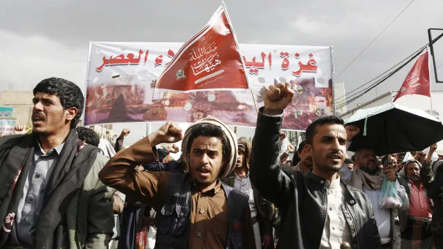 Houthis, apoiados pelo Irã, atacam cidades na Arábia Saudita e ferem mais de 70