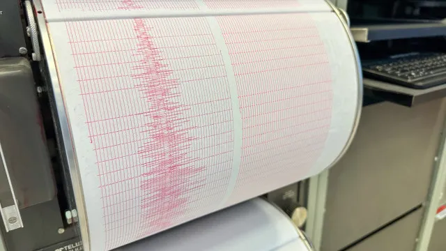 
                    Terremoto de magnitude 7,4 atinge o Japão e gera alerta de tsunami
                