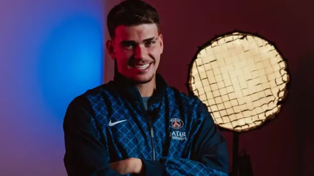 
                    Campeão da Champions League, goleiro brasileiro é emprestado pelo PSG
                