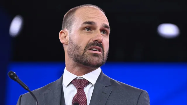 Eduardo Bolsonaro não comparece a interrogatório no Supremo