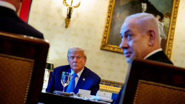
                    Trump exige paz com Israel em acordo nuclear com a Arábia Saudita
                