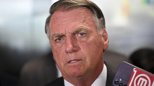 
                    'Bolsonaro e Talvane Albuquerque': buscas explodem no Google
                