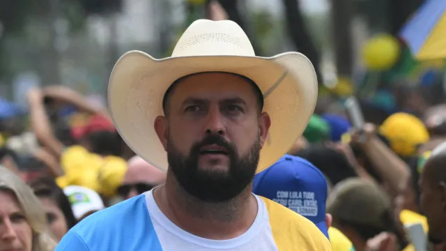 
                    Mendonça rejeita pedido de aliado de Flávio Bolsonaro para barrar reajuste no Bolsa Família
                