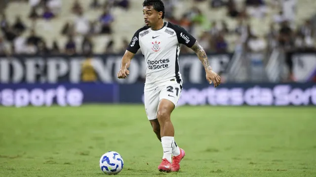 
                    Bidu pede calma à torcida do Corinthians após protesto
                