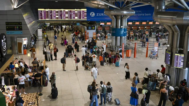 
                    Greve geral de trabalhadores portugueses causa cancelamento de voos entre Brasil e Portugal
                