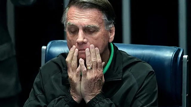 
                    Delegado revisa inquérito e conclui pela 2ª vez que não houve interferência de Bolsonaro na PF
                