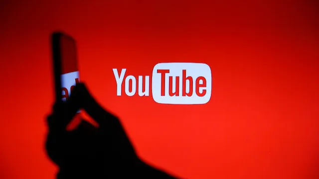 YouTube cria serviço para artistas identificarem versões suas feitas com IA