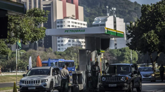 
                    Petrobras busca aumento de produção para mitigar efeitos da guerra
                