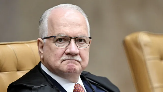 Desde a divulgação de mensagens trocadas entre