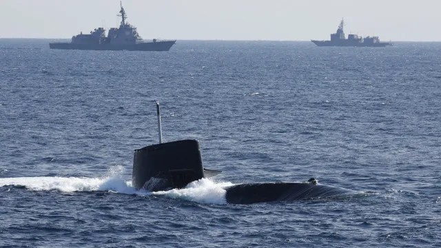 
                    China lança míssil de submarino pela 1ª vez em 44 anos
                