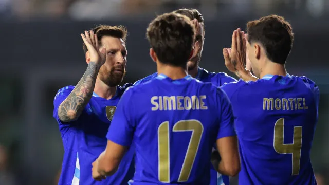
                    Argentina vai na contramão e fecha ciclo para Copa sem enfrentar europeus
                