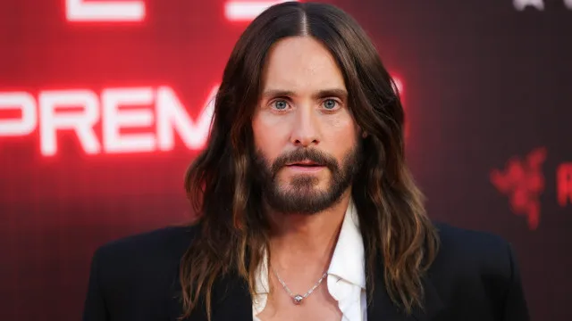 
                    Ex-colega chama Jared Leto de 
