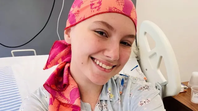 
                    Isabel Veloso é homenageada pela família no dia em que completaria 20 anos
                
