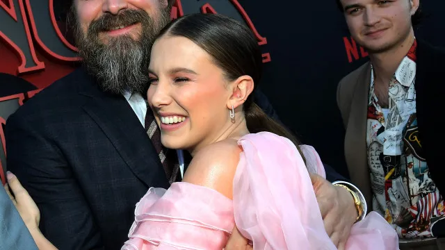 
                    'Tive um ataque de pânico que durou três meses', declara Millie Bobby Brown
                