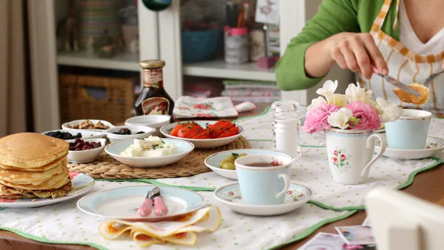 
                    Dicas para ficar alerta o dia todo sem tomar café
                