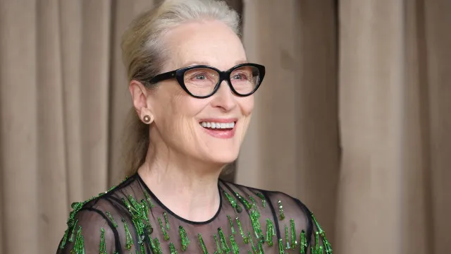 
                    Meryl Streep se emociona ao rever atriz de 'A Escolha de Sofia'
                