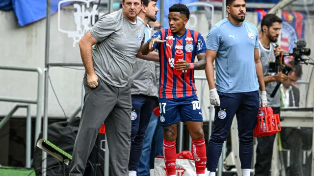 
                    Bahia de Ceni frustra gol de Lucas, vence São Paulo e segue na caça ao G5
                
