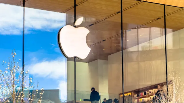 
                    iPhone dobrável pode chegar com poucas unidades e preço alto
                