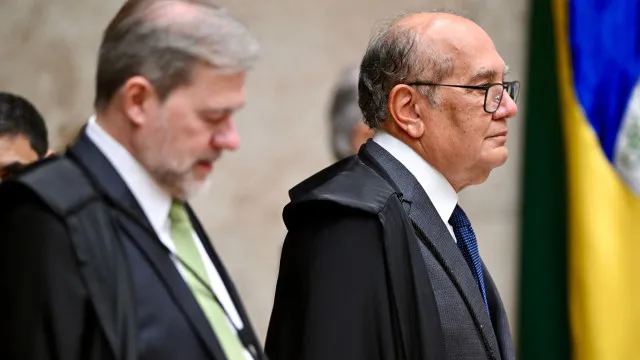 
                    Oposição diz que ministros do STF ameaçam Congresso e busca Fux e Mendonça
                
