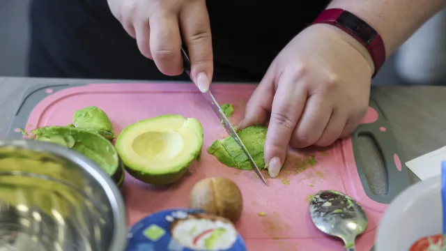 
                    Dicas fáceis (e naturais) para reduzir o colesterol
                