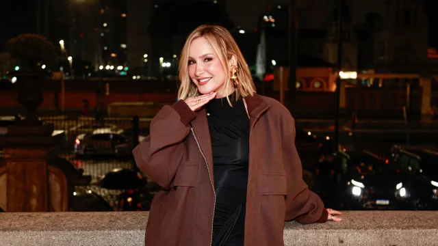 
                    Claudia Leitte publica mensagem de apoio a Neymar após eliminação na Copa do Mundo
                