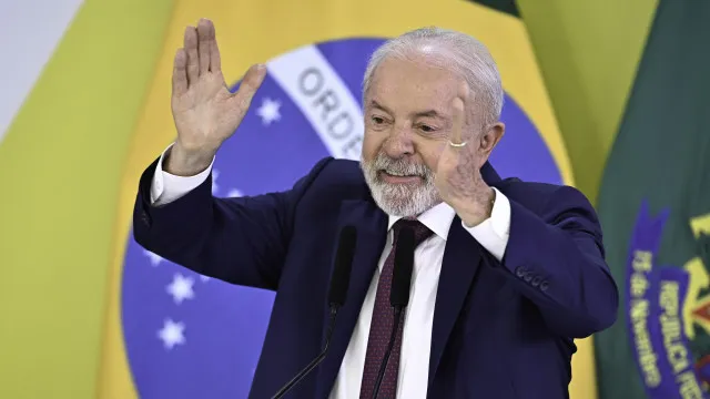 
                    Lula sanciona lei do marco regulatório da vacina contra o câncer
                