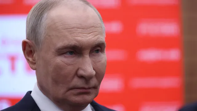 
                    Putin diz que fará de tudo para ajudar Irã após receber chanceler na Rússia
                