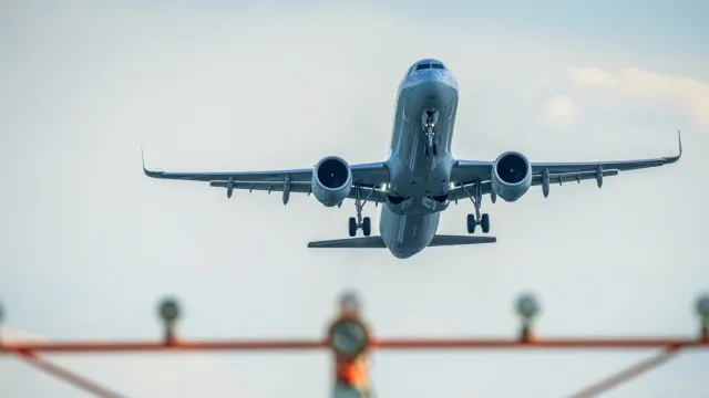 
                    Por que voar de avião está ficando cada vez mais perigoso?
                