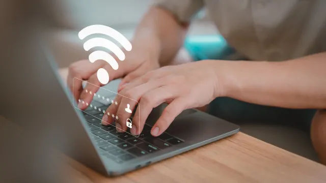 
                    17,7 milhões não usam internet e 19,1 milhões não têm celular no Brasil: quem são essas pessoas?
                