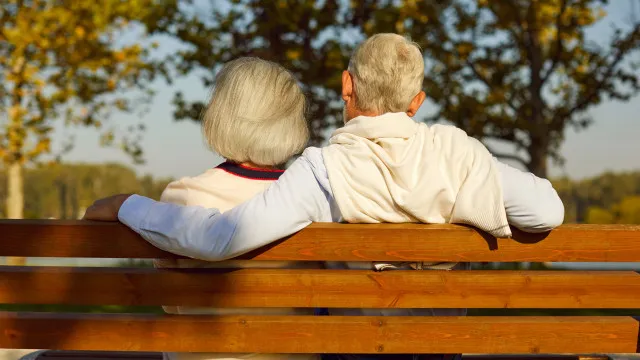 
                    População no Brasil cresce em ritmo menor e está envelhecendo
                