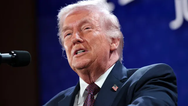 
                    Trump ameaça o Irã com força 