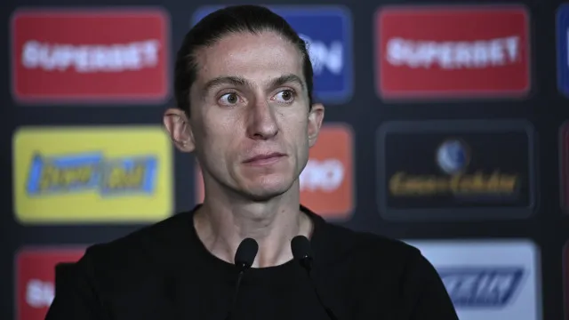 
                    Condução da demissão de Filipe Luís gerou revolta no CT do Flamengo
                