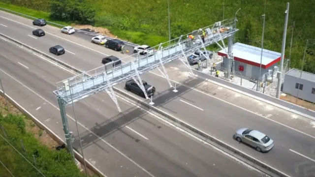 
                    Governo suspende 3,4 milhões de multas de pedágios 'free flow'
                