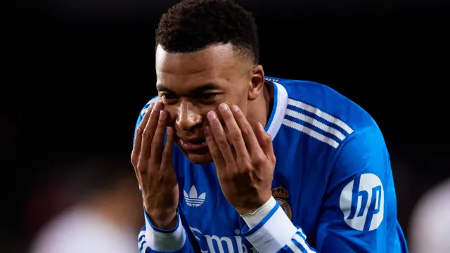 
                    Mbappé atacado no Real Madrid: 