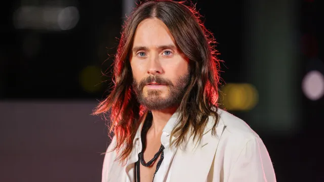 
                    Jared Leto afirma que acusações de assédio sexual contra ele são falsas
                
